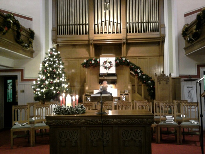 Busby Parish Church | Photos